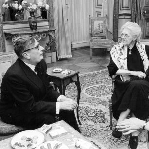 Michał Spisak i Nadia Boulanger w Ambasadzie Polskiej w Paryżu (fot. Sławny)