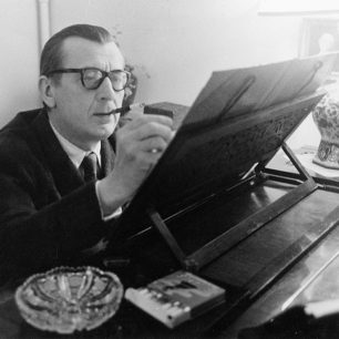 Michał Spisak in his flat in Paris 1962-02-26 (phot. Sławny)